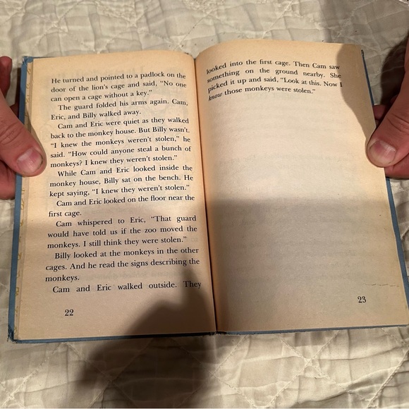 Cam Jansen and the mystery at the monkey house - Picture 6 of 9